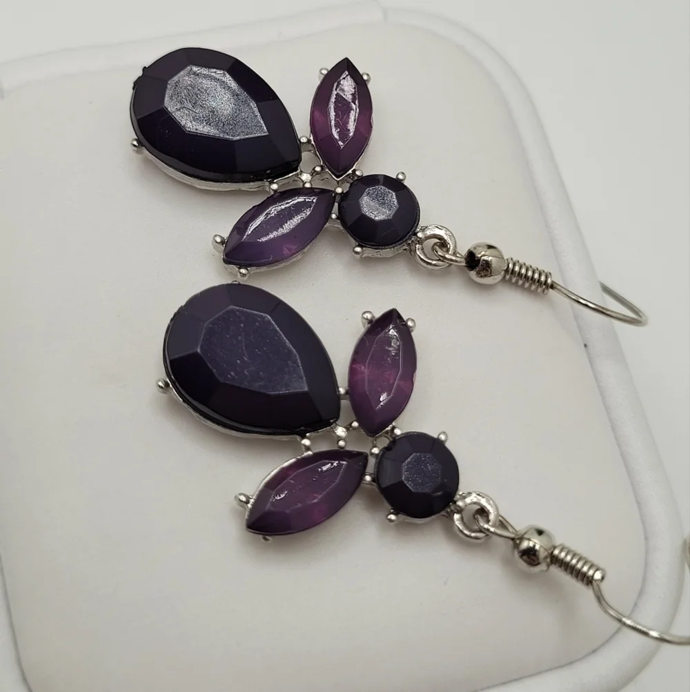 ✨2/$10✨ Purple Cluster Teardrop Silver Earrings - Picture 5 of 10